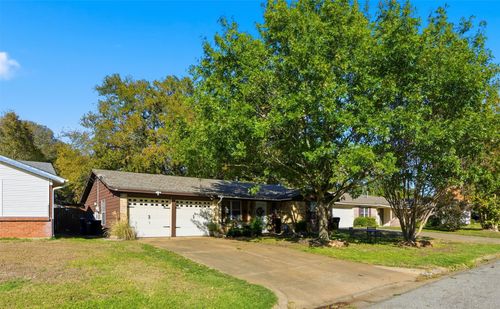 145 Bob White Rd, Denison, TX, 75020-3528 | Card Image