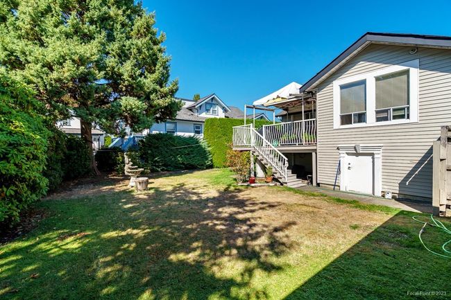 814 Tenth Street, House other with 3 bedrooms, 2 bathrooms and 4 parking in New Westminster BC | Image 40
