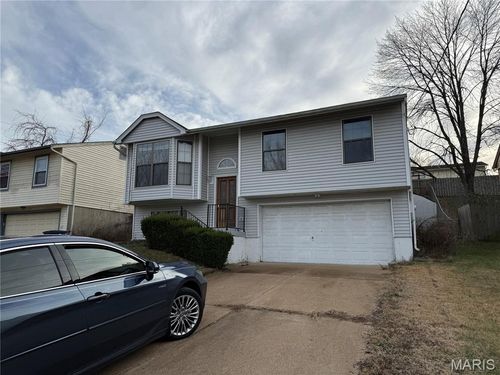 310 Green Jade Estates Dr, Fenton, MO, 63026-6514 | Card Image