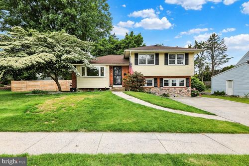 102 Radcliffe Ave, WEST LAWN, PA, 19609-2124 | Card Image