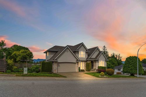 17087 104a Ave, Surrey, BC, V4N4W5 | Card Image