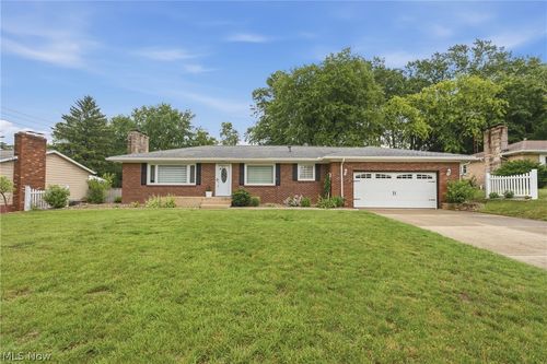 13484 Judy Ave Nw, Uniontown, OH, 44685-9311 | Card Image