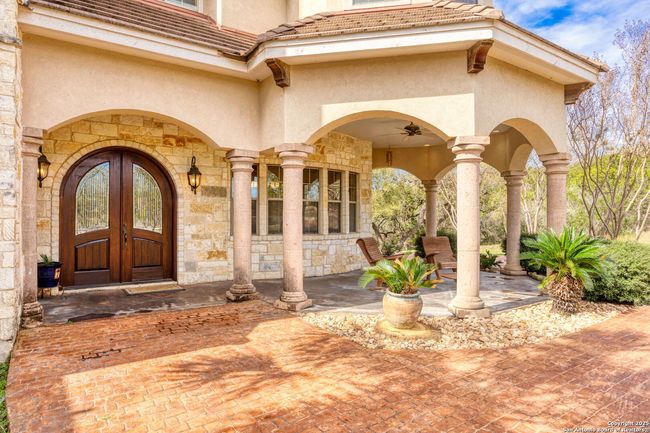 192 County Road 2812, House other with 5 bedrooms, 4 bathrooms and null parking in Mico TX | Image 4