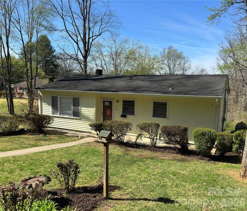 624 Broadway St Nw, Lenoir, NC, 28645-4825 | Card Image