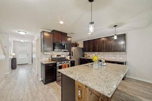 8918 Taylor Grv, San Antonio, TX, 78254-2262 | Card Image