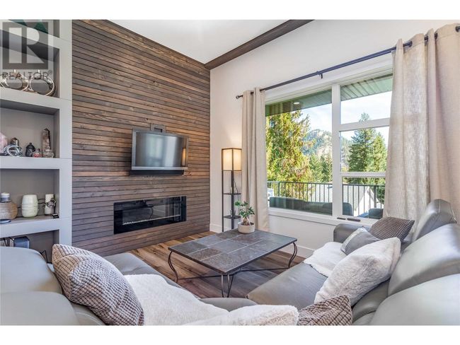 2737 Cedar Ridge St, House other with 2 bedrooms, 2 bathrooms and 4 parking in Lumby BC | Image 8
