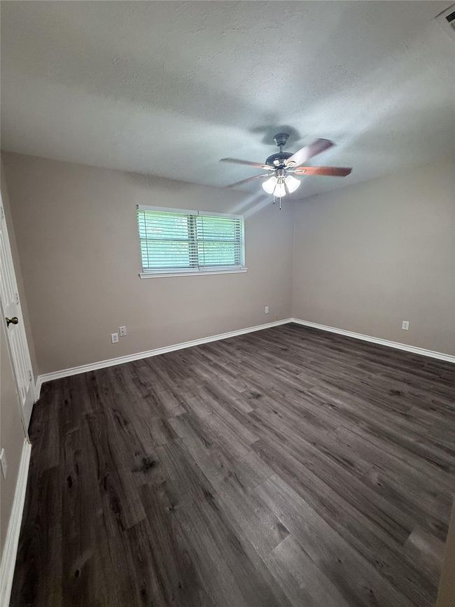 2309 Cedar St, House other with 3 bedrooms, 2 bathrooms and 2 parking in Pearland TX | Image 16