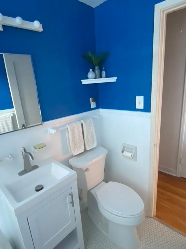 Bold blue for a spa like feel | Image 19