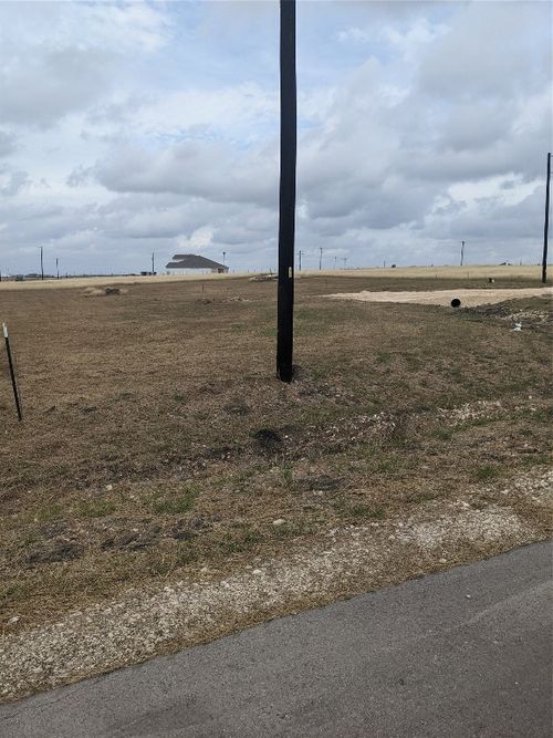 122 Juanita Cir, Del Valle, TX, 78617-2652 | Card Image