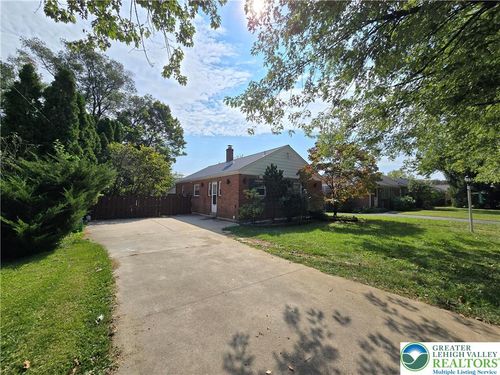 2928 Arcadia Ave, Allentown, PA, 18103-6512 | Card Image