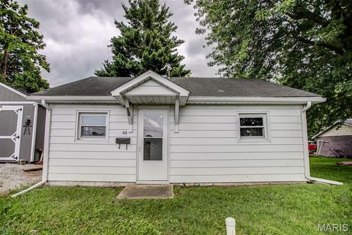 112 Andrew Ave, Jerseyville, IL, 62052-2106 | Card Image