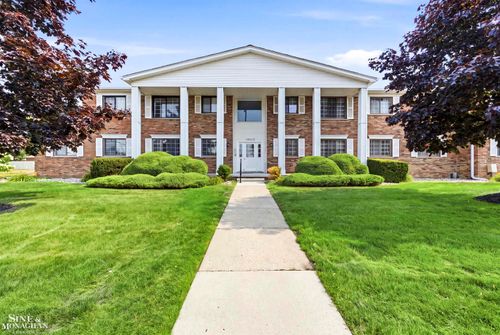 23009 Liberty #5 Street, St Clair Shores, MI, 48080 | Card Image