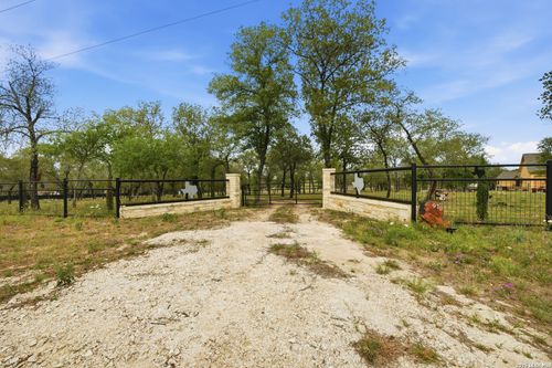 970 Stevens Rd, Somerset, TX, 78069-2215 | Card Image