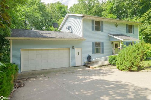 10591 Rolling Hills Dr, Burlington, IA, 52601-8548 | Card Image