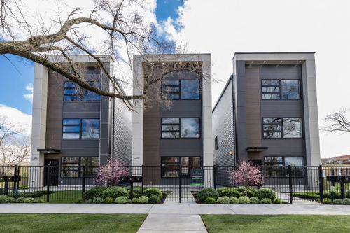 5637-43 S Prairie Ave, Chicago, IL, 60637-1216 | Card Image