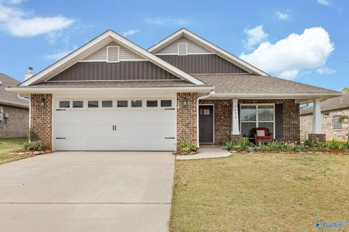 2456 Bell Manor Dr Sw, Huntsville, AL, 35803-3427 | Card Image