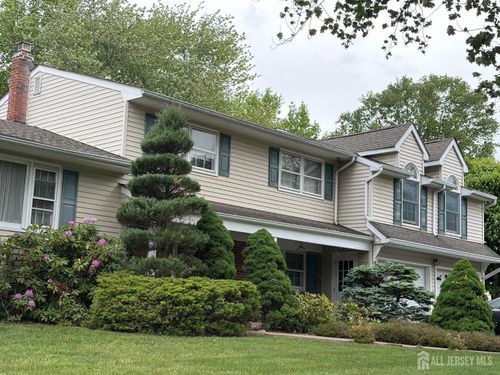 19 Annette Dr, Edison, NJ, 08820-1012 | Card Image