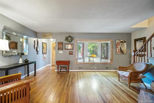 126 Siegel Blvd, Babylon, NY, 11702-1812 | Card Image