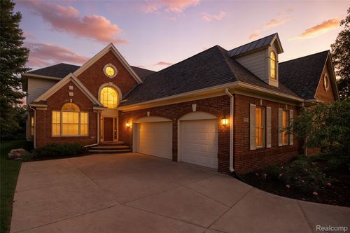 2879 Hastings Ct, Oakland Township, MI, 48306-4903 | Card Image