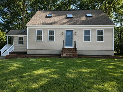 664 Norman St, Fall River, MA, 02721-4609 | Card Image