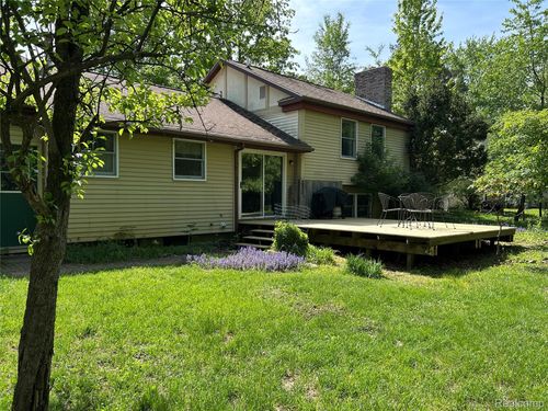 1690 Cedar Knoll Ln, Caro, MI, 48723-9524 | Card Image