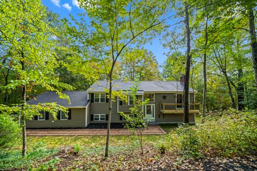 8 Crane Pl, Simsbury, CT, 06070-2807 | Card Image
