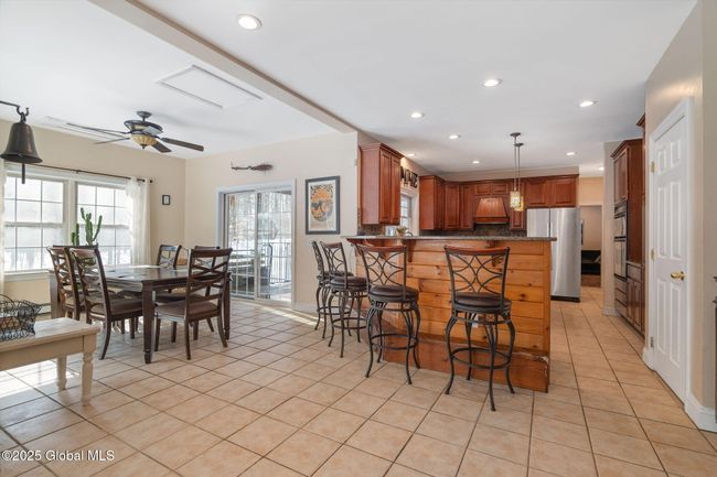 Kitchen/ Breakfast Nook | Image 8