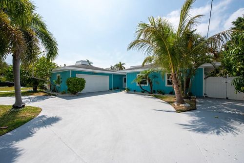 4643 Bay Crest Dr, TAMPA, FL, 33615-4901 | Card Image