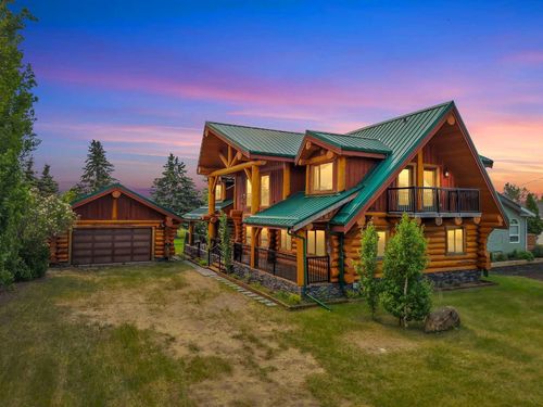 8 Oliver Avenue, Gull Lake, AB, T4L2N1 | Card Image