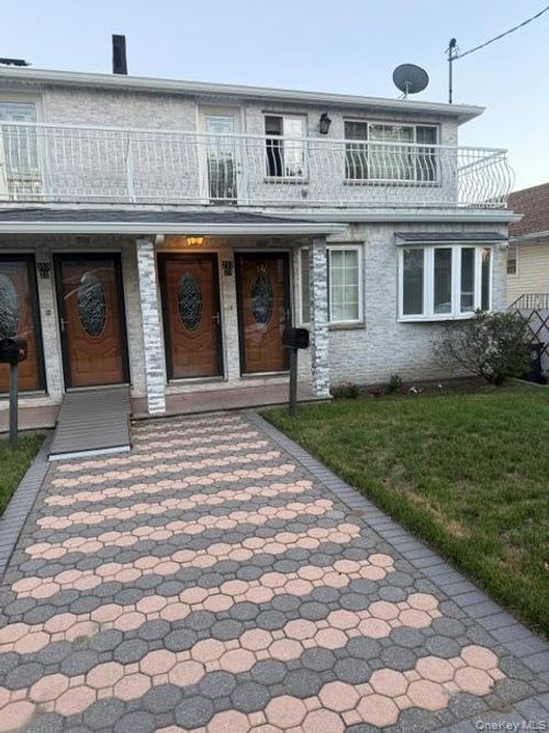 1-25322 147th Rd, Rosedale, NY, 11422-2826 | Card Image