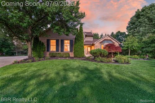 45411 Halston Ct, Novi, MI, 48374-3762 | Card Image