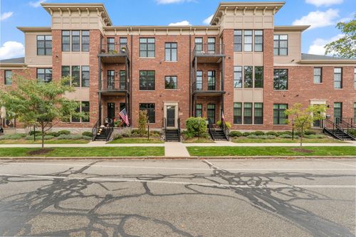 apt-200-354 Chicago St, Valparaiso, IN, 46383-5465 | Card Image