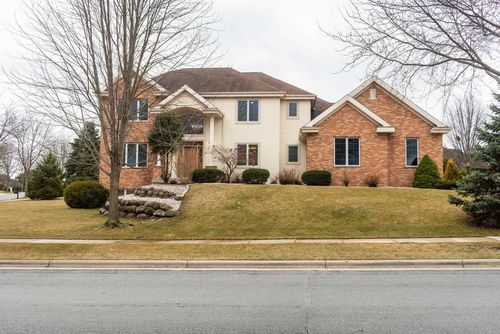 8701 Nelson Crossing, MADISON, WI, 53593 | Card Image