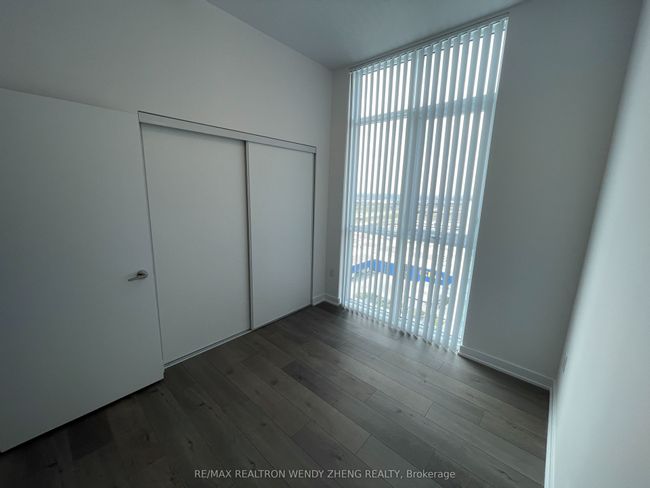 2102 - 38 Honeycrisp Cres, Condo with 2 bedrooms, 1 bathrooms and null parking in Concord ON | Image 11