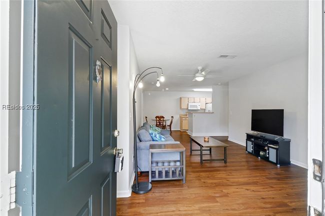 APT-1004 - 897 Fording Island Rd, Condo with 2 bedrooms, 2 bathrooms and null parking in Bluffton SC | Image 12