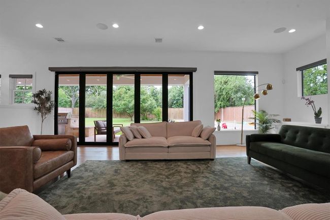 9115 Hammerly Blvd, House other with 4 bedrooms, 4 bathrooms and null parking in Houston TX | Image 12