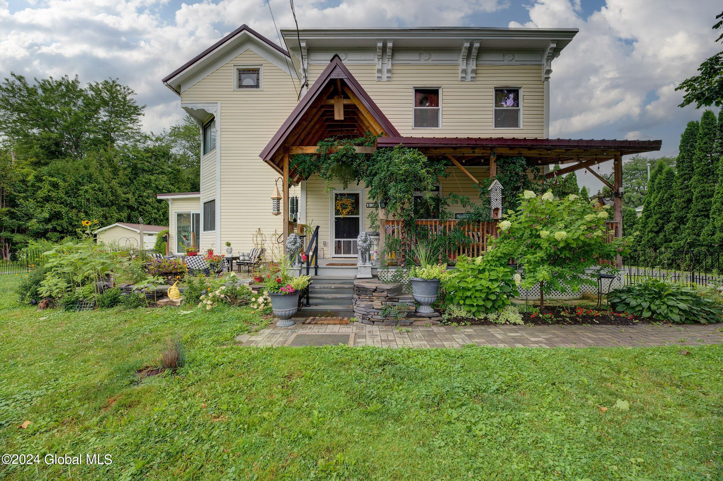 Main St, Schoharie, NY 12157