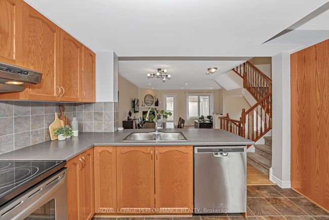 A - 22 Steel St, House attached with 3 bedrooms, 3 bathrooms and 1 parking in Gloucester ON | Image 21