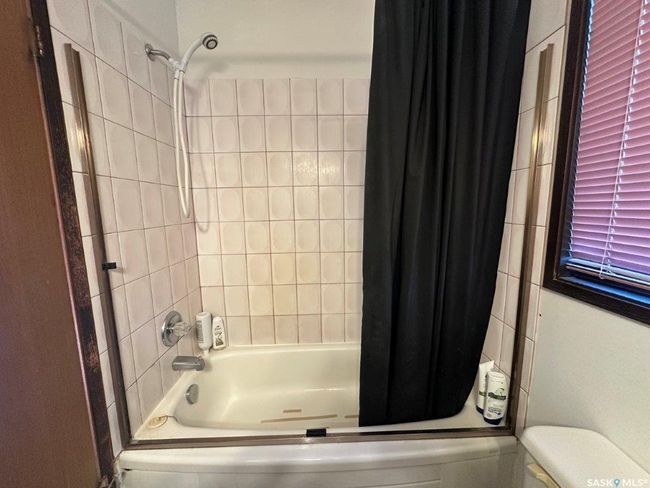 502 Busteed St, House other with 6 bedrooms, 4 bathrooms and 6 parking in Kerrobert SK | Image 26