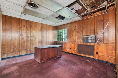 8033 Bennett St, Pittsburgh, PA, 15221-1305 | Card Image