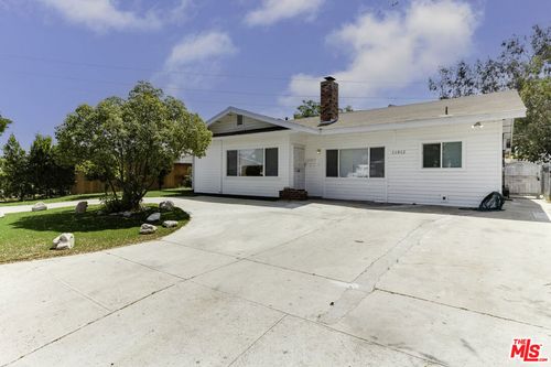11812 Randall St, Sun Valley, CA, 91352 | Card Image