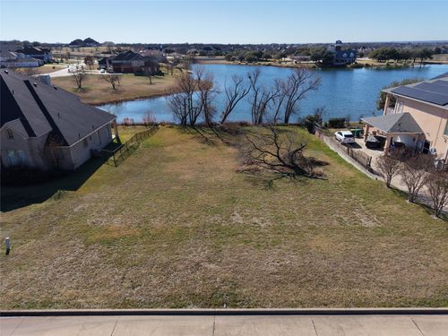 307 Golden Pond Dr, Cedar Hill, TX, 75104-6731 | Card Image
