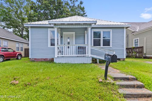4006 Pine St, Pascagoula, MS, 39567-2125 | Card Image