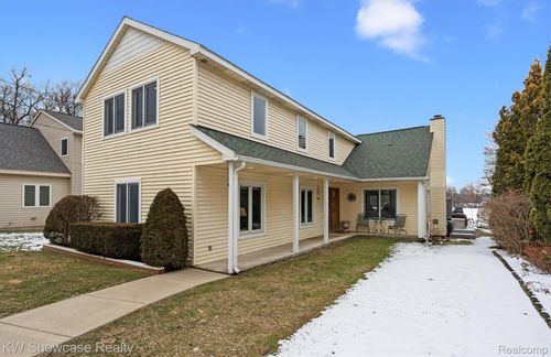 2324 N Duck Lake Rd, Highland, MI, 48356-2402 | Card Image