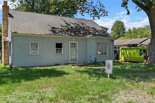 7700 Beachway Dr, Monroe, MI, 48161-4702 | Card Image