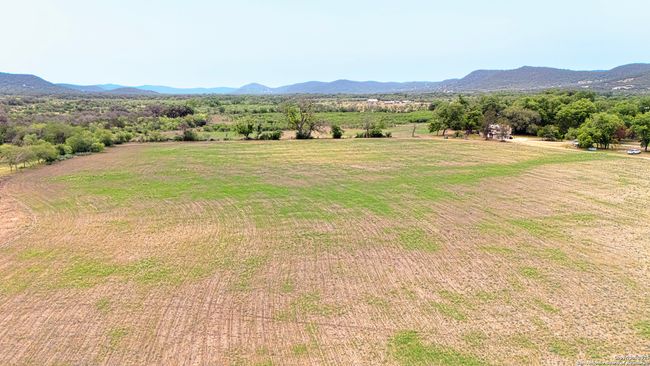 6671 Ranch Road 1120, Home with 4 bedrooms, 3 bathrooms and null parking in Rio Frio TX | Image 4