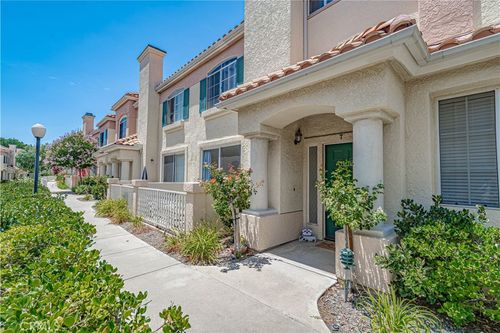 unit-3106-18122 Flynn Dr, Canyon Country, CA, 91387-4942 | Card Image