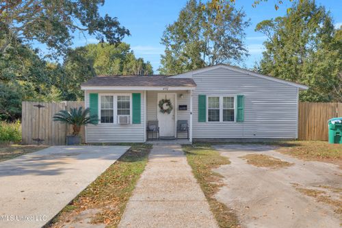 497 Northeast Ave, Gulfport, MS, 39507-1541 | Card Image