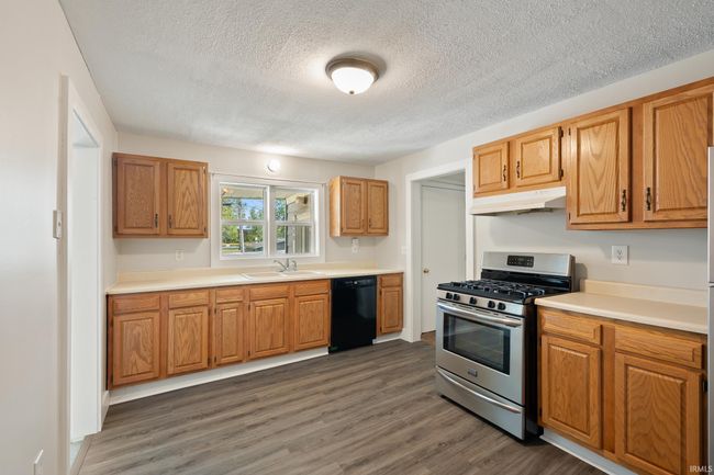 1112 Park Ave, Home with 3 bedrooms, 1 bathrooms and null parking in Winona Lake IN | Image 9