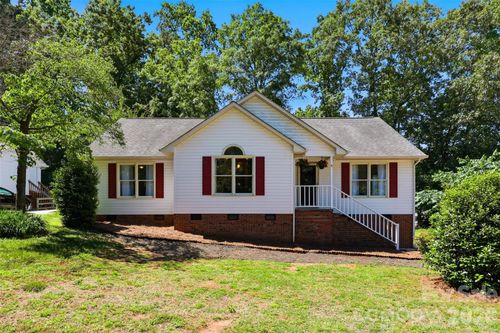 913 Pleasant Ridge Rd, Fort Mill, SC, 29715-9443 | Card Image
